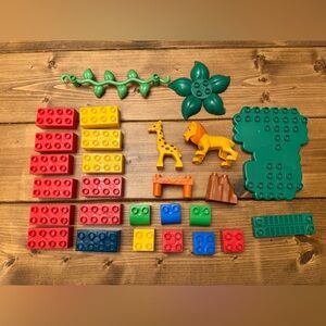 Mega Bloks Building Blocks Lot of 27 Blocks Mixed Variety of Pieces Vine Palm